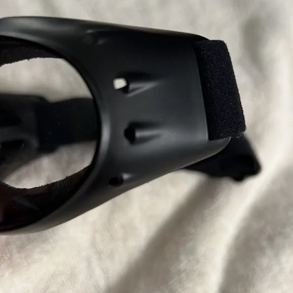 Peerser Foam Insulated Googles, sets of Interchangeable Lenses, Black Nylon Case - Picture 10 of 14